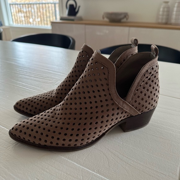 Leather Steve Madden Booties Size 8 - Picture 2 of 8